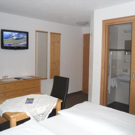Gruenwaldhof Bed & Breakfast Тукс Екстериор снимка