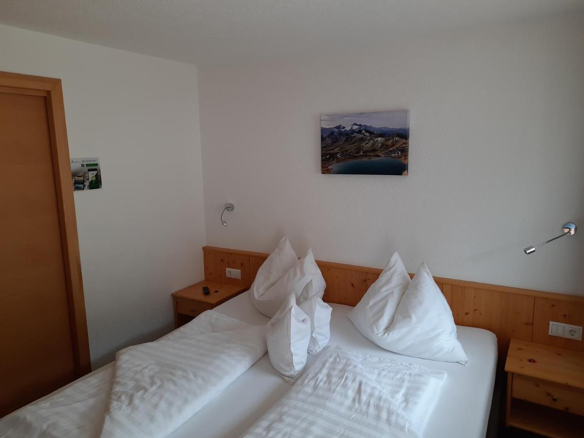 Gruenwaldhof Bed & Breakfast Тукс Екстериор снимка