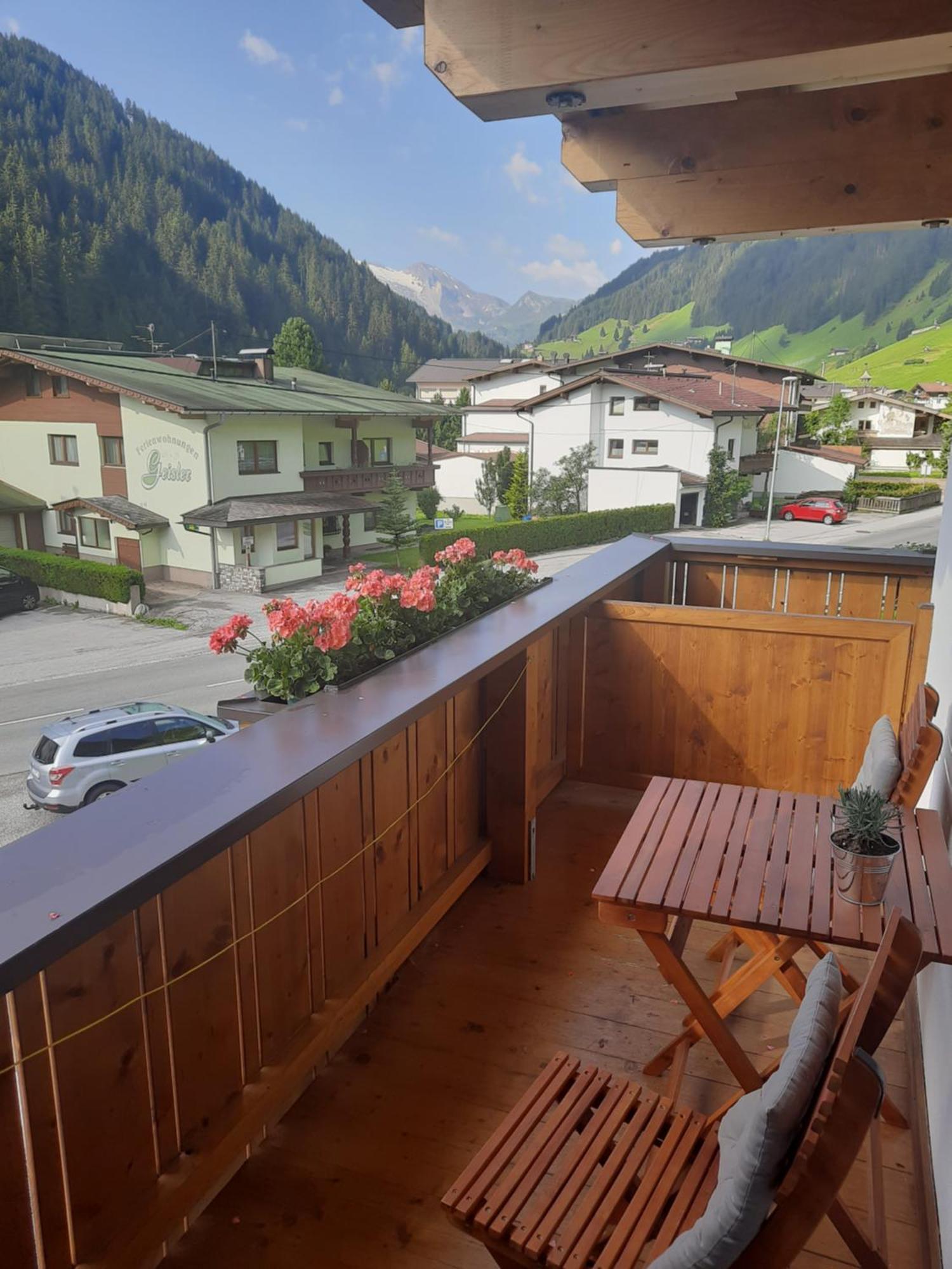 Gruenwaldhof Bed & Breakfast Тукс Екстериор снимка