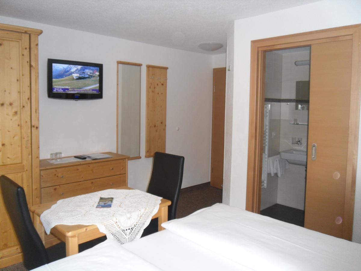 Gruenwaldhof Bed & Breakfast Тукс Екстериор снимка