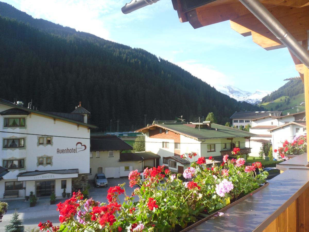 Gruenwaldhof Bed & Breakfast Тукс Екстериор снимка