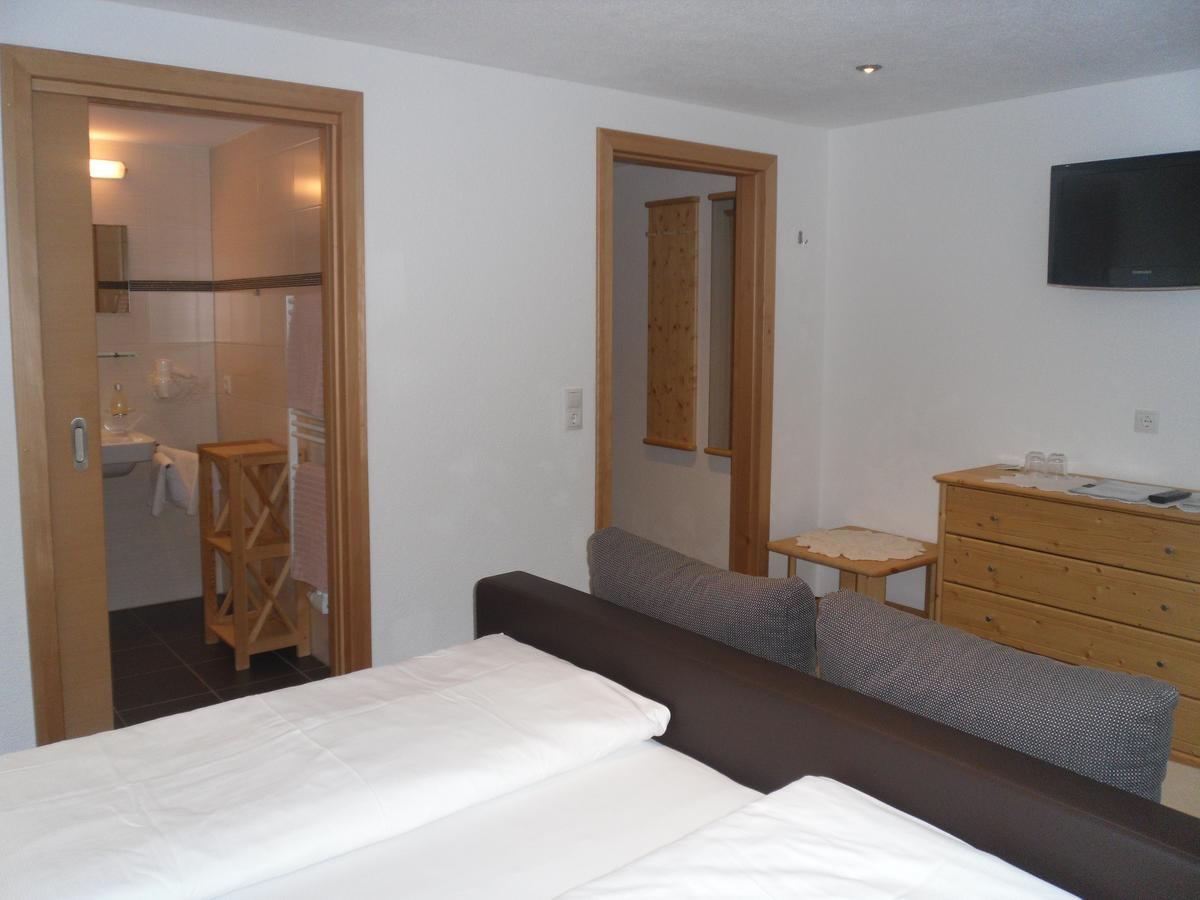 Gruenwaldhof Bed & Breakfast Тукс Екстериор снимка
