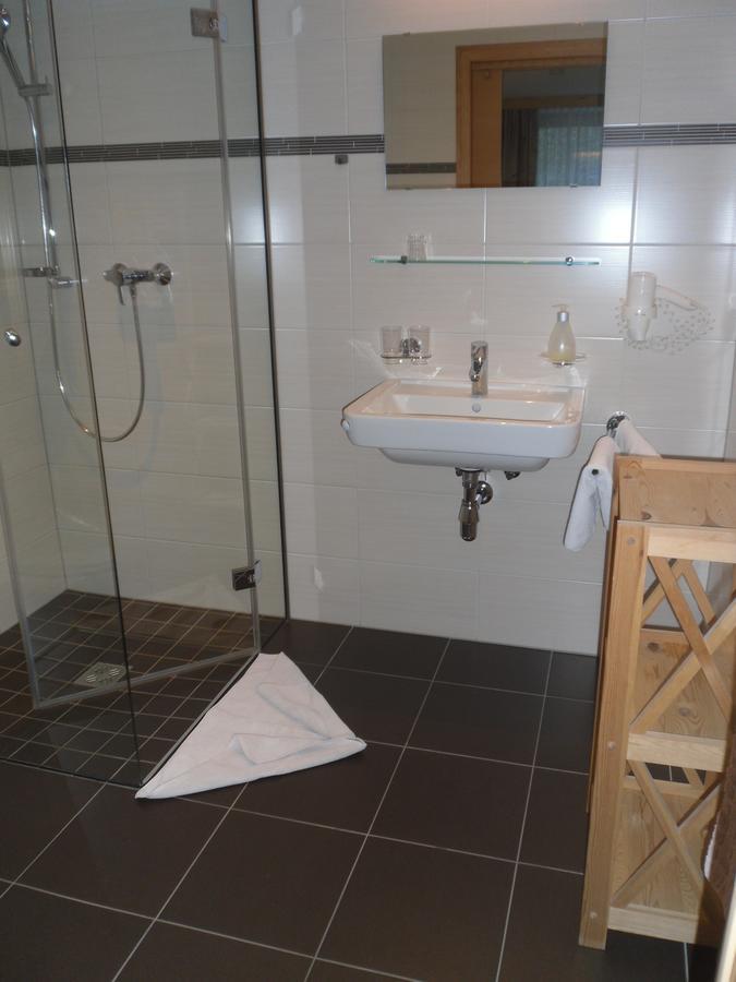 Gruenwaldhof Bed & Breakfast Тукс Екстериор снимка