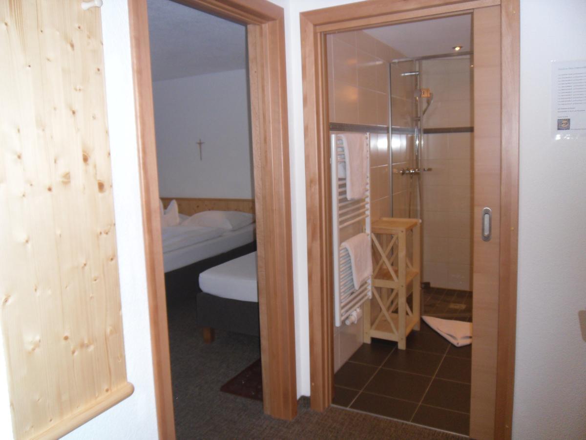 Gruenwaldhof Bed & Breakfast Тукс Екстериор снимка