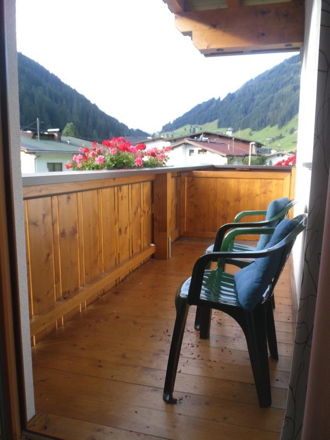 Gruenwaldhof Bed & Breakfast Тукс Екстериор снимка