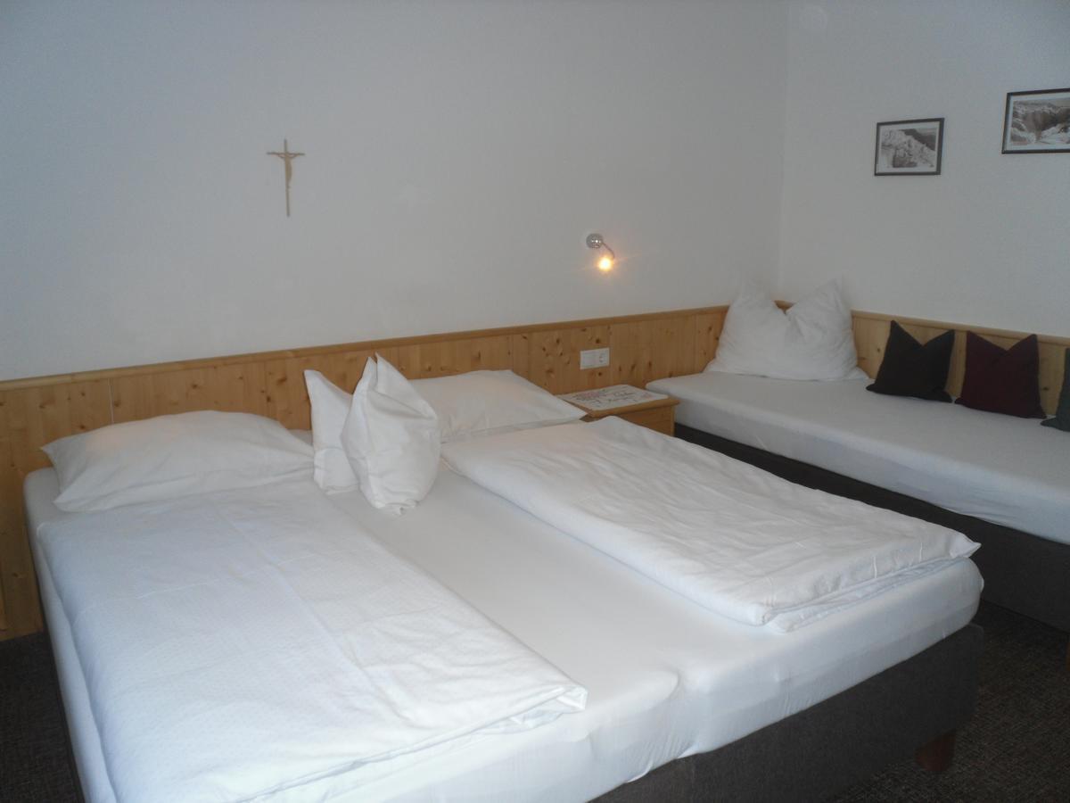 Gruenwaldhof Bed & Breakfast Тукс Екстериор снимка