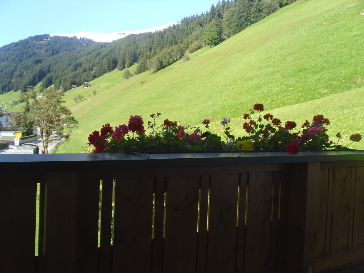 Gruenwaldhof Bed & Breakfast Тукс Екстериор снимка