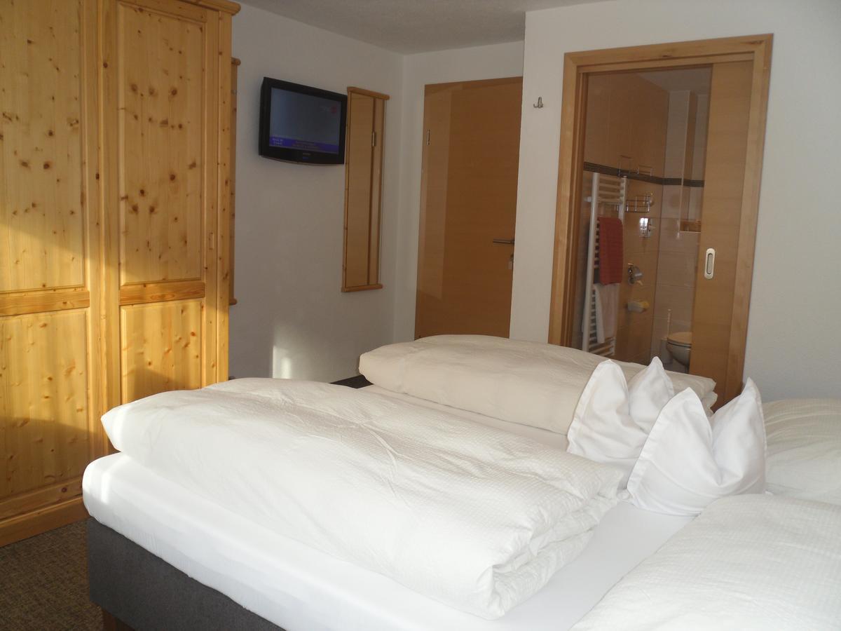 Gruenwaldhof Bed & Breakfast Тукс Екстериор снимка
