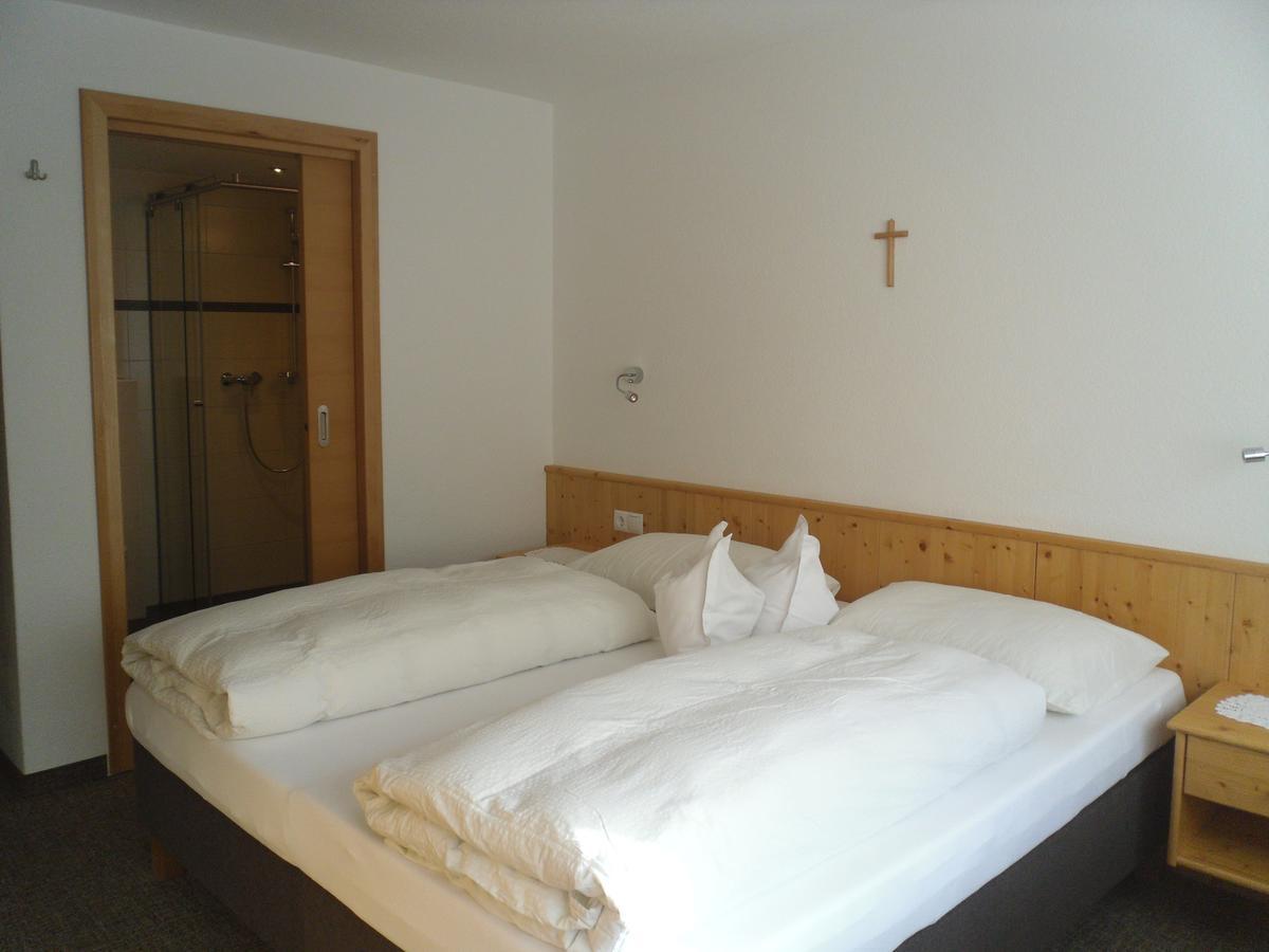 Gruenwaldhof Bed & Breakfast Тукс Екстериор снимка
