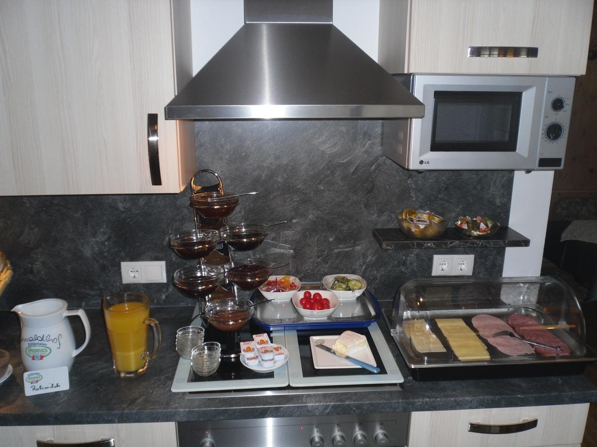 Gruenwaldhof Bed & Breakfast Тукс Екстериор снимка