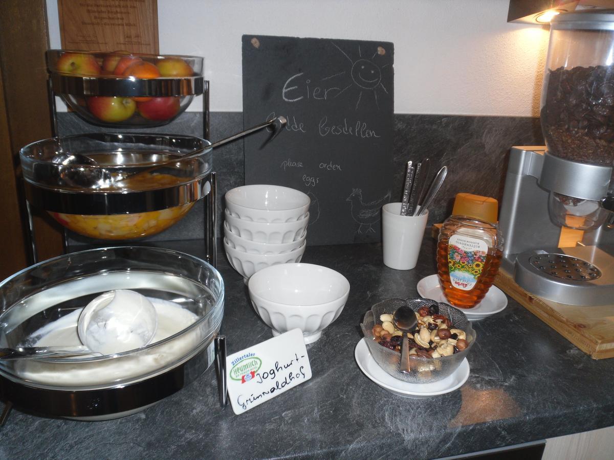 Gruenwaldhof Bed & Breakfast Тукс Екстериор снимка